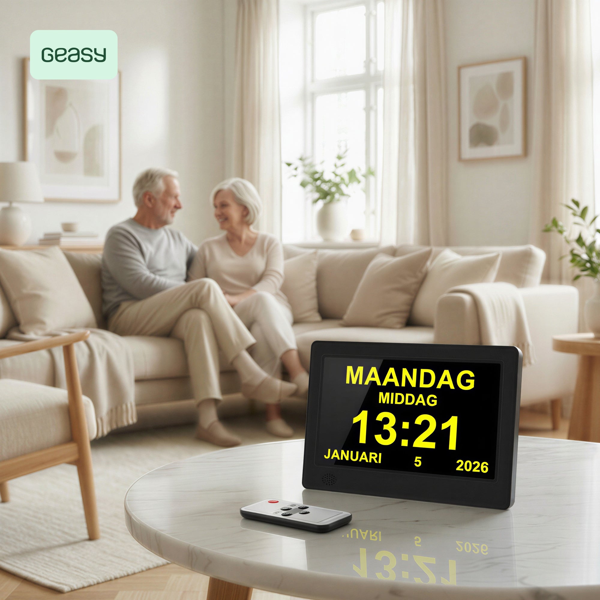 GEASY digitale klok voor slechtzienden op tafel in woonkamer met afstandsbediening