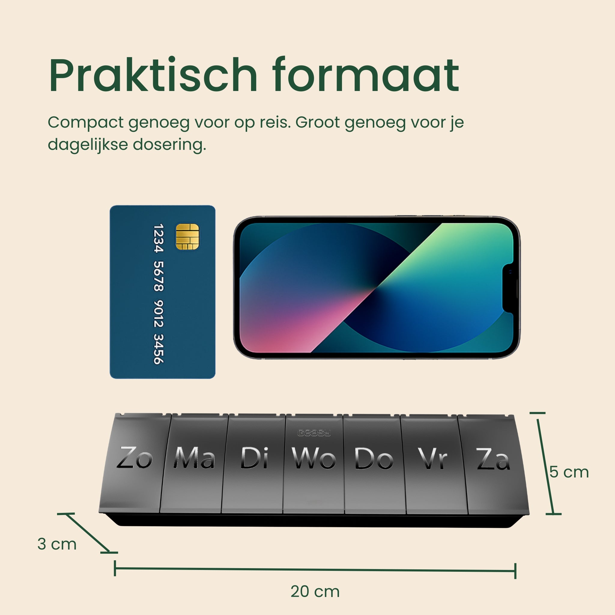 Zwarte 7-daagse pillendoos met ingegraveerde dag aanduiding, geschikt voor medicijnen, supplementen en vitamines. Compact, stevig en duurzaam ontwerp met één ruim vak per dag. Ideaal voor dagelijks gebruik en onderweg.